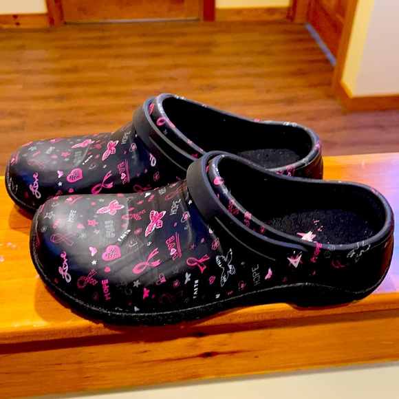 Anywear Shoes - Anywear- Slip Resistant Nursing Shoes